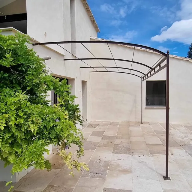 Pergola en fer forgé