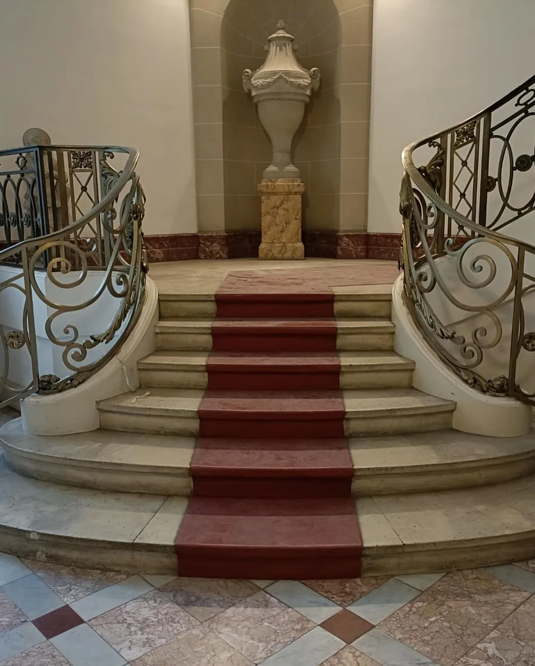 Rampe d'escalier à double volée, style XVIIIe